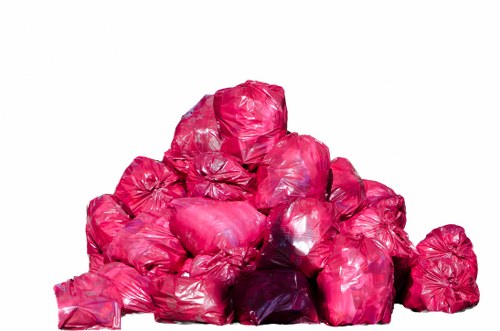 Lockable skip providing safety and protection for waste